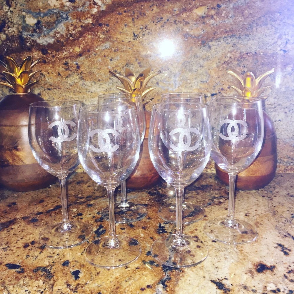Set of 6 cc wine glasses